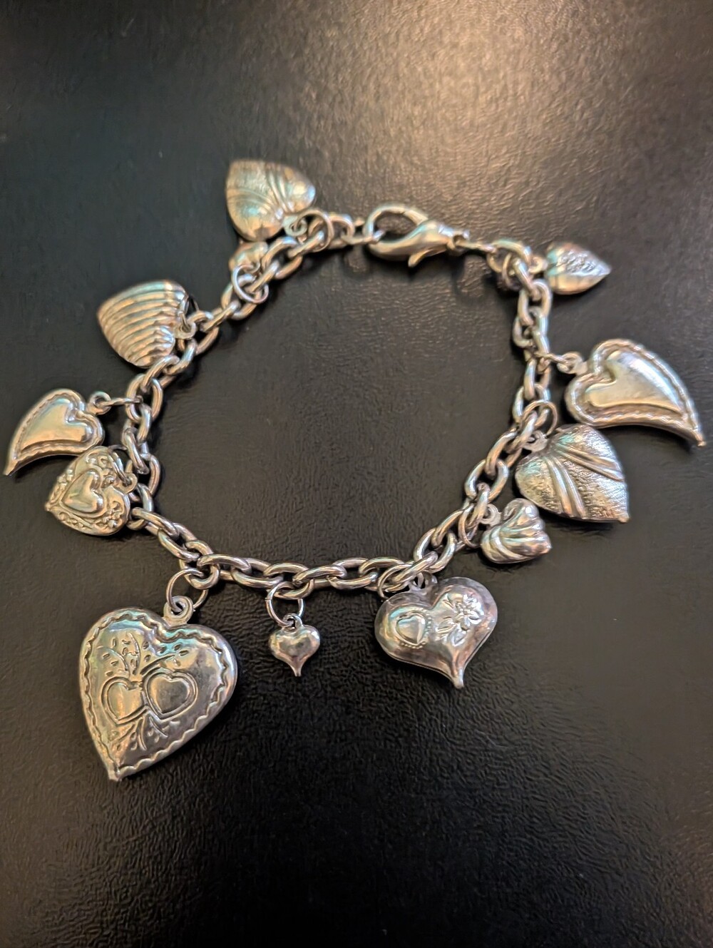 Vintage Silver Tone Puffy Heart Charm Bracelet 7.5 Inch Chunky Link Rolo Chain
